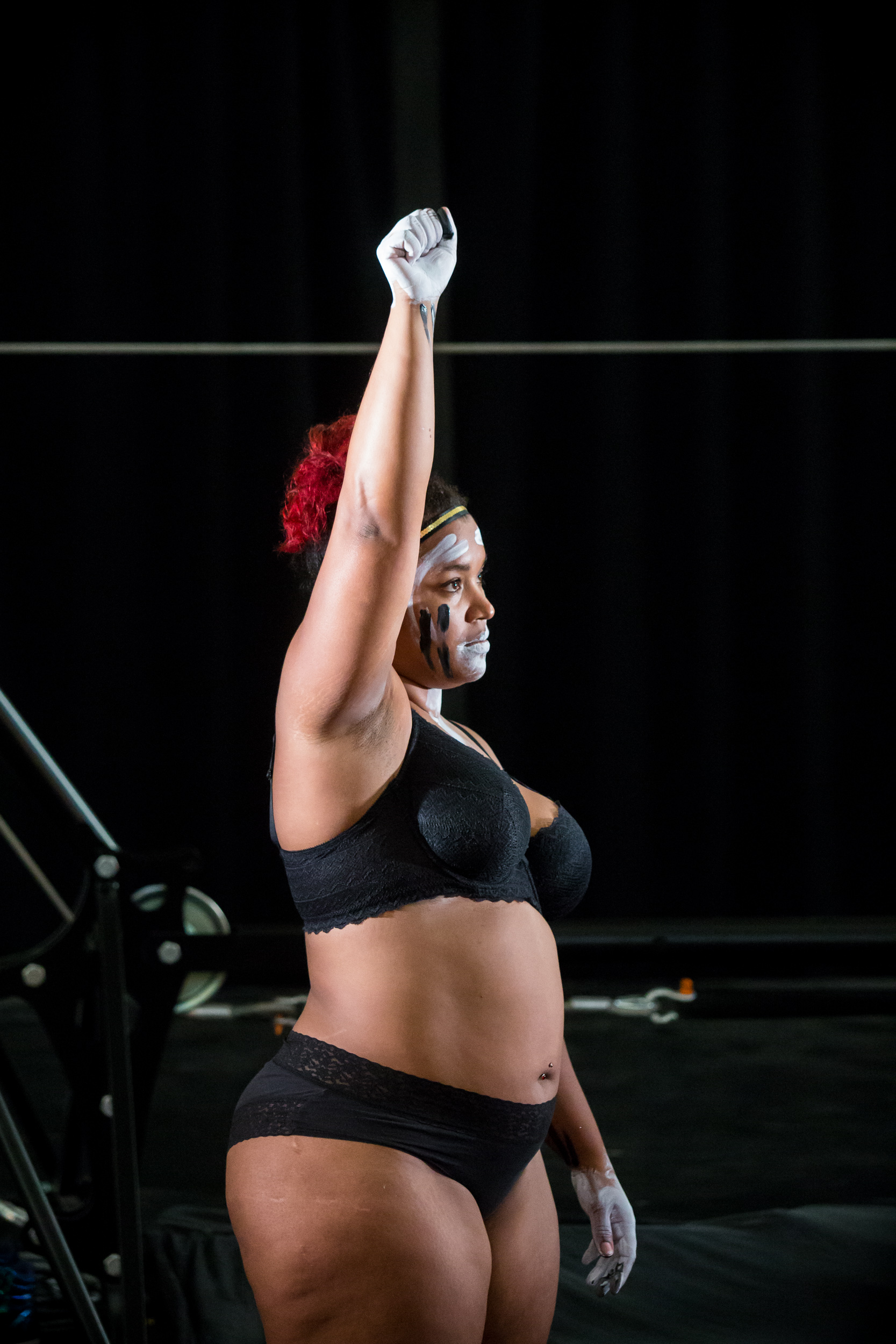 Céline Ribordy-3Gnoko Bok Scène du spectacle Gnoko Bok