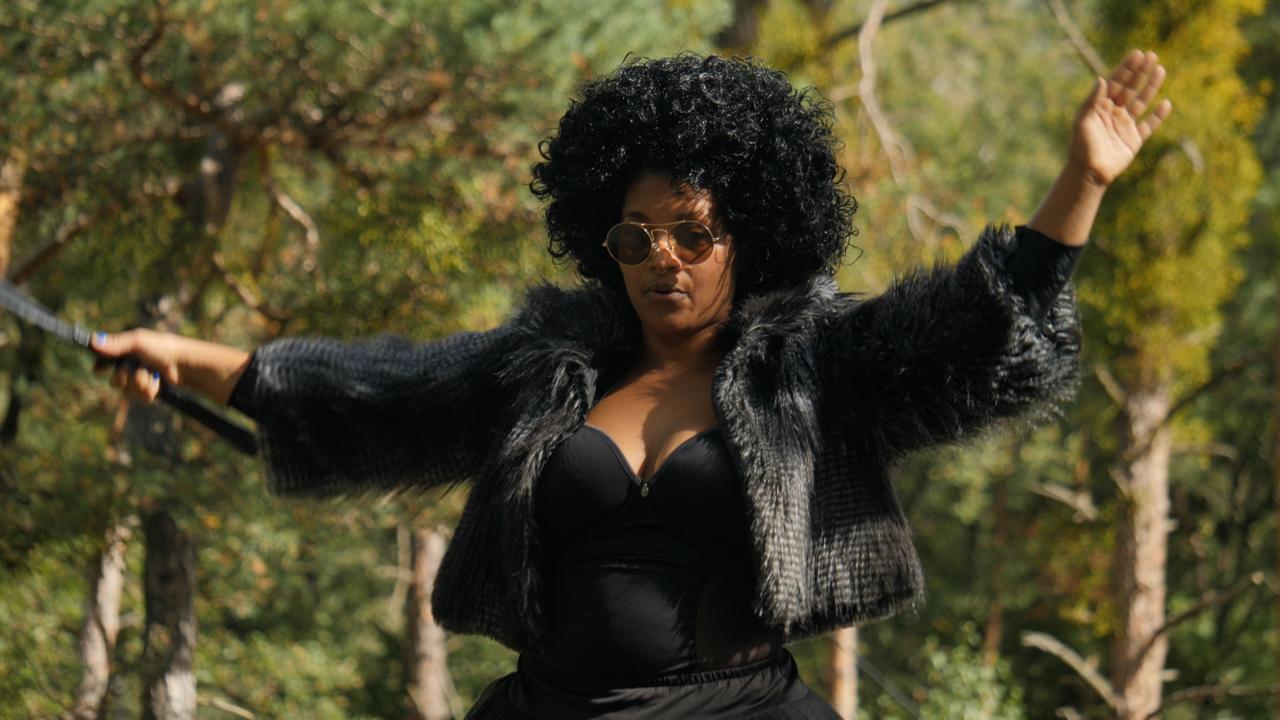 Nez NoirPHOTO-2024-10-07-17-21-53Michael Hartwell Scène du spectacle "Nez Noir"