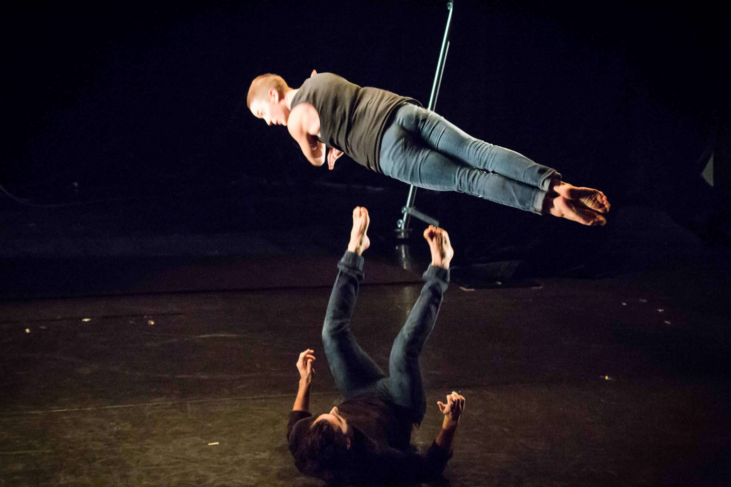 Scintilla@Céline RibordyScintilla Scène du spectacle "Scintilla"